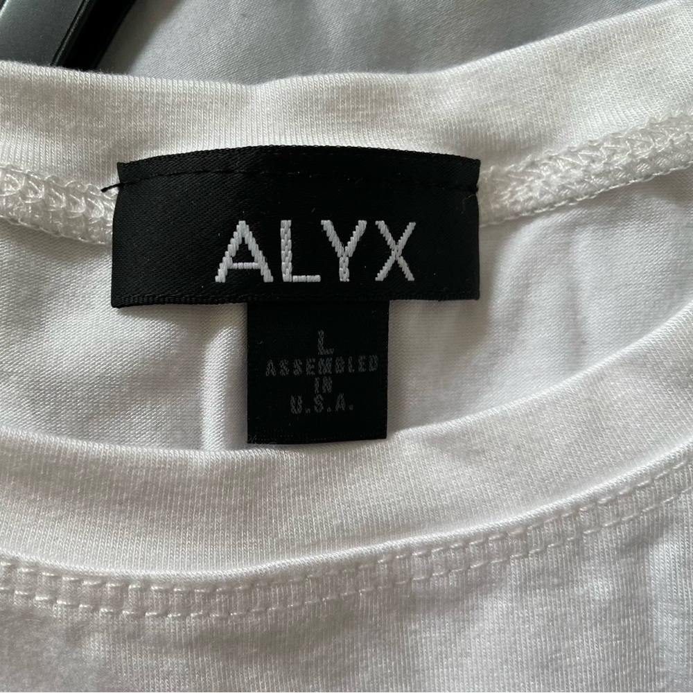 Alyx Cruise Control short sleeve top size Large- white with navy pineapple NWT - Picture 5 of 6